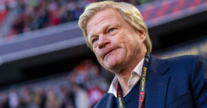 Oliver Kahn khuyên Neuer nên xem xét giải nghệ vì sức khỏe